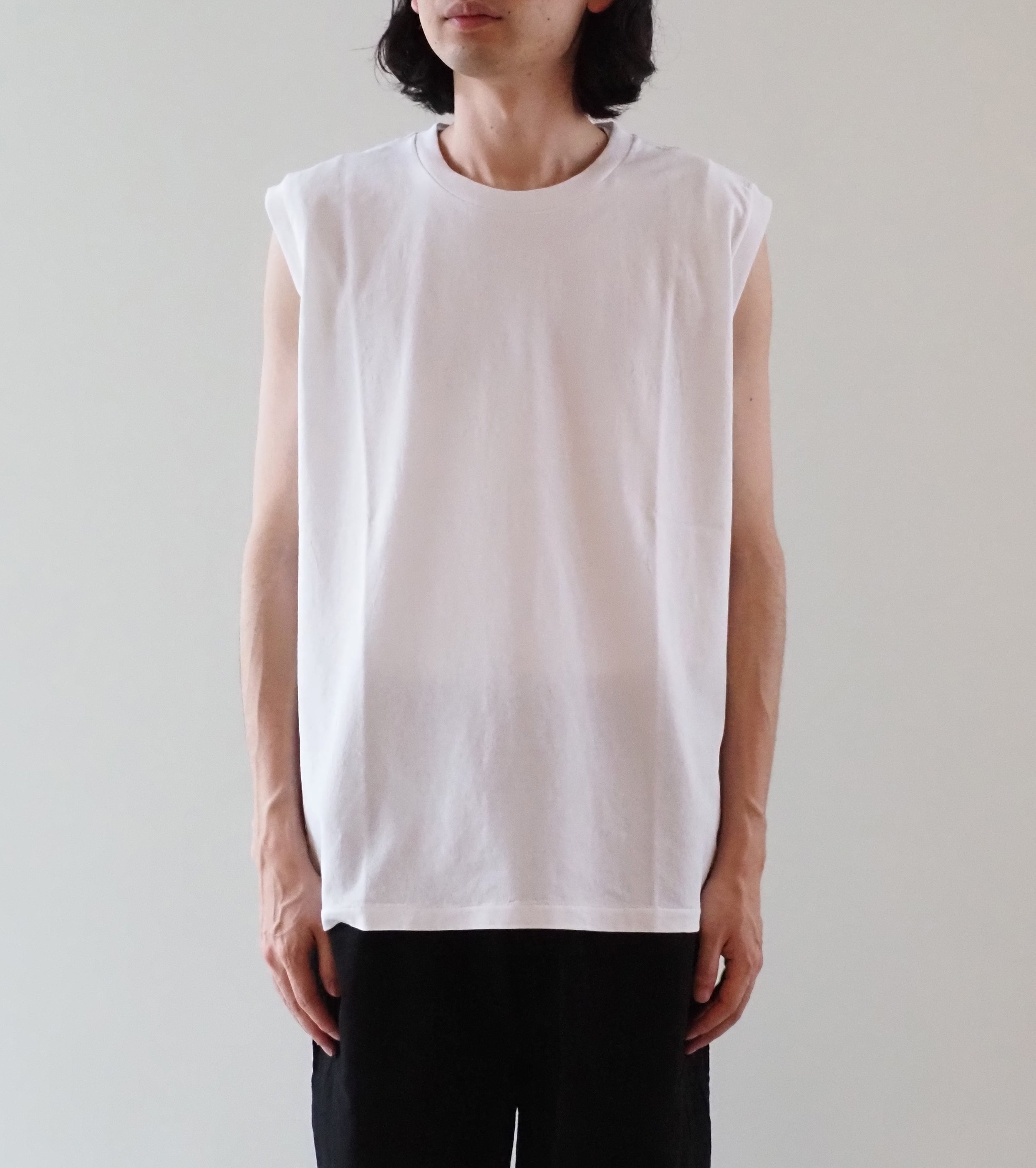 COMOLI コットン ジャージ ノースリーブ , White – Navyblue