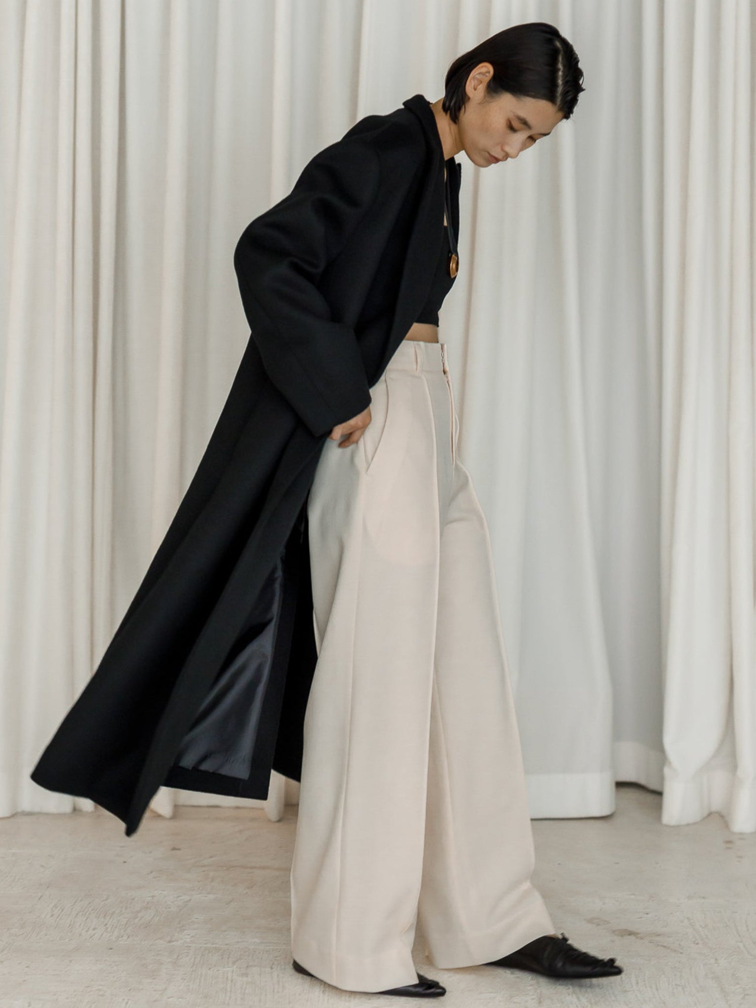 Peaked lapel long coat (-black-) – NEAU