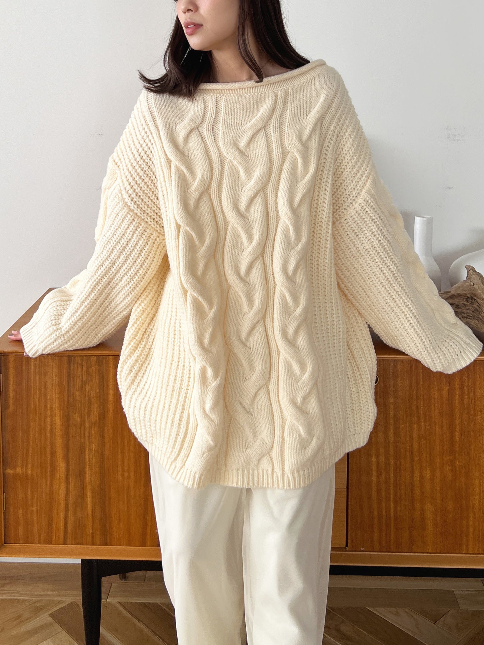 オーバーサイズケーブルニット