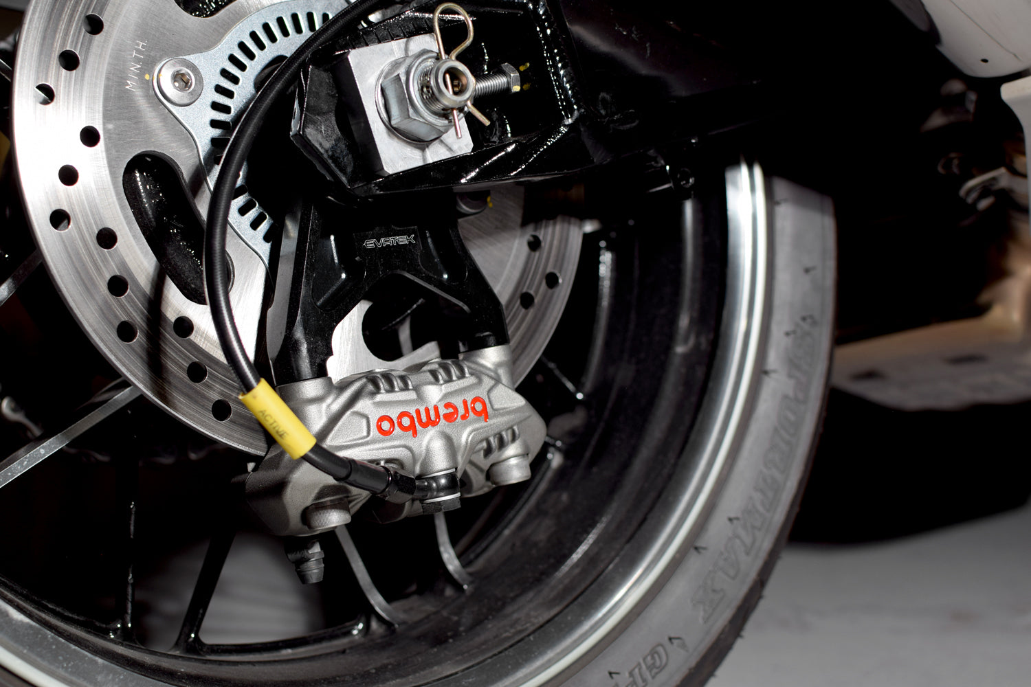 リア ブレンボGP4-MINI ラジアルマウントキャリパー EZパッケージ