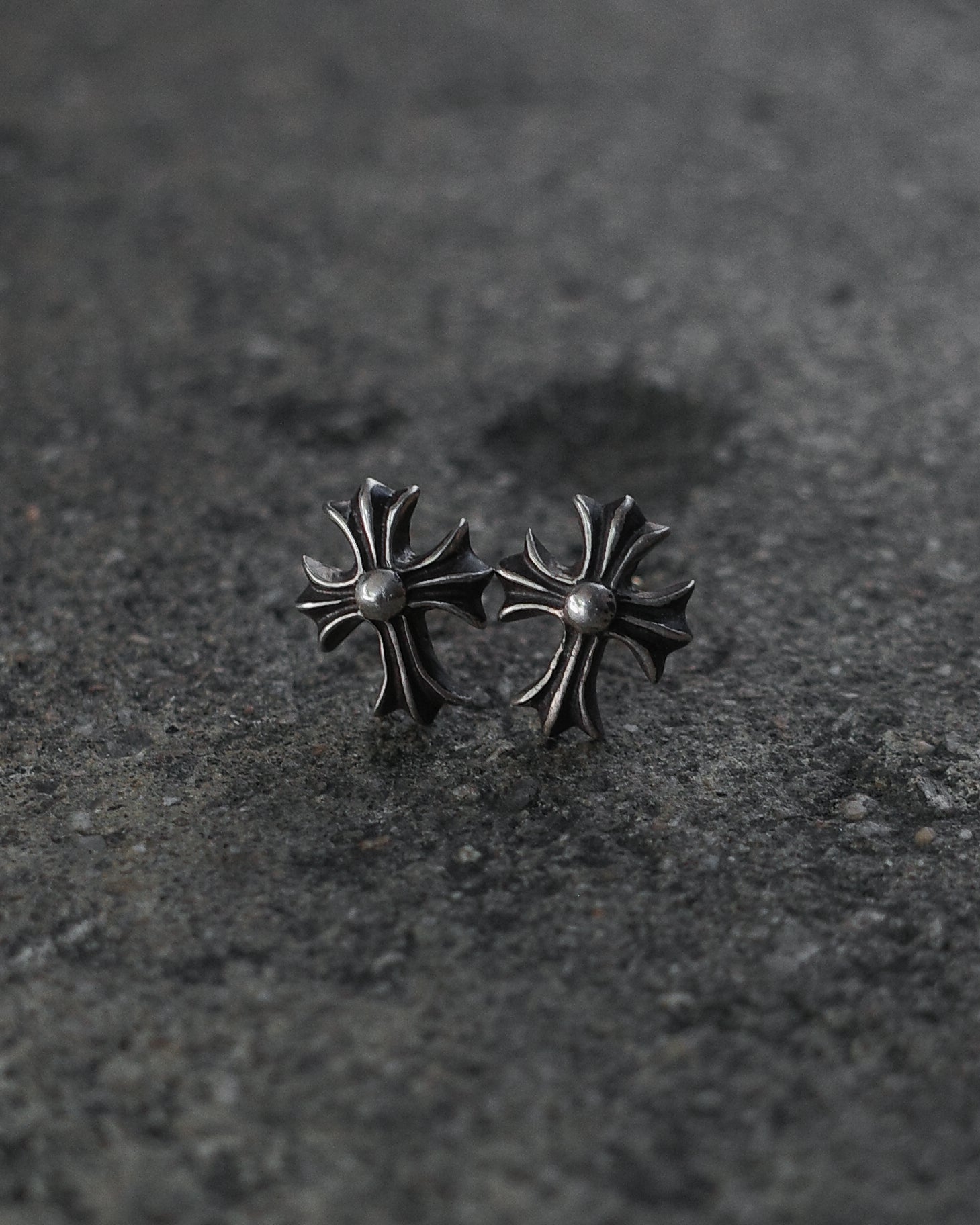 Chrome Hearts Cross No.2 Stud Earrings – BLINDATE INC