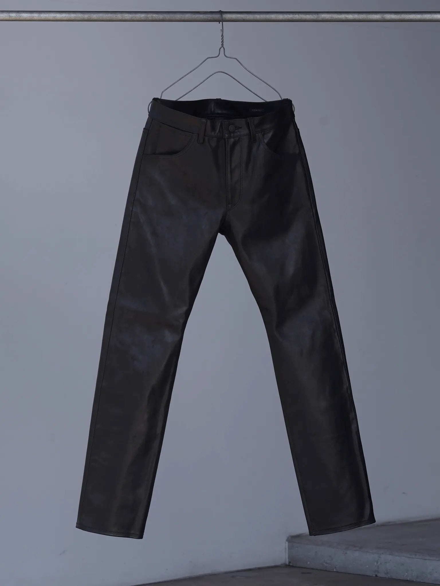 COMOLI レザー 5Pパンツ BLACK | CASANOVA&CO (カサノヴァアンドコー