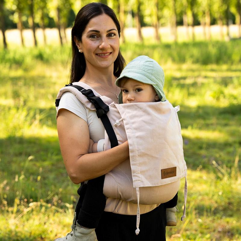 小柄なママにもぴったりに小さな力で装着できる抱っこ紐｜ディディモス