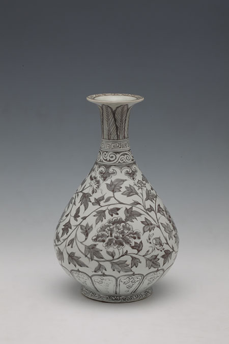 釉里红缠枝牡丹纹玉壶春瓶_观复博物馆