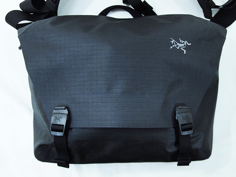 ARC'TERYX 'Granville10'グランヴィル10 ショルダーバッグ クーリエ