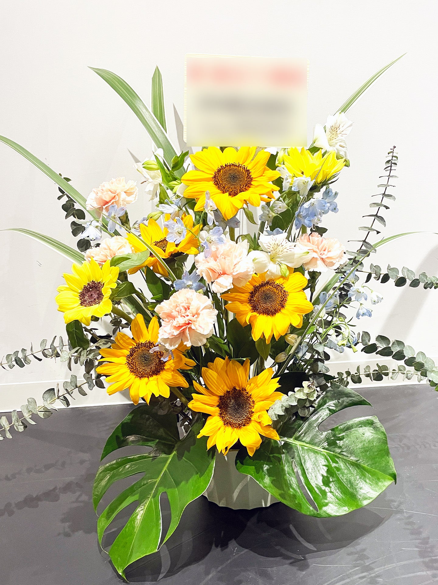 スタンダードアレンジメントフラワー(ヒマワリ＆モンステラ