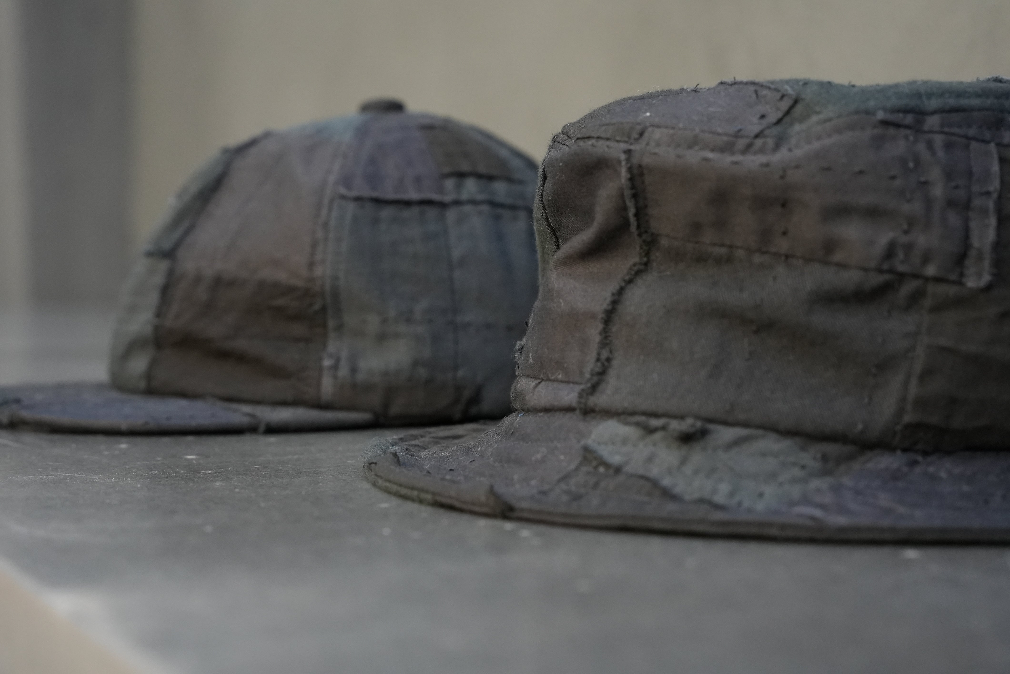 スタイリングを引き締める。漆黒ボロ Cap & Hat – KUON Tokyo