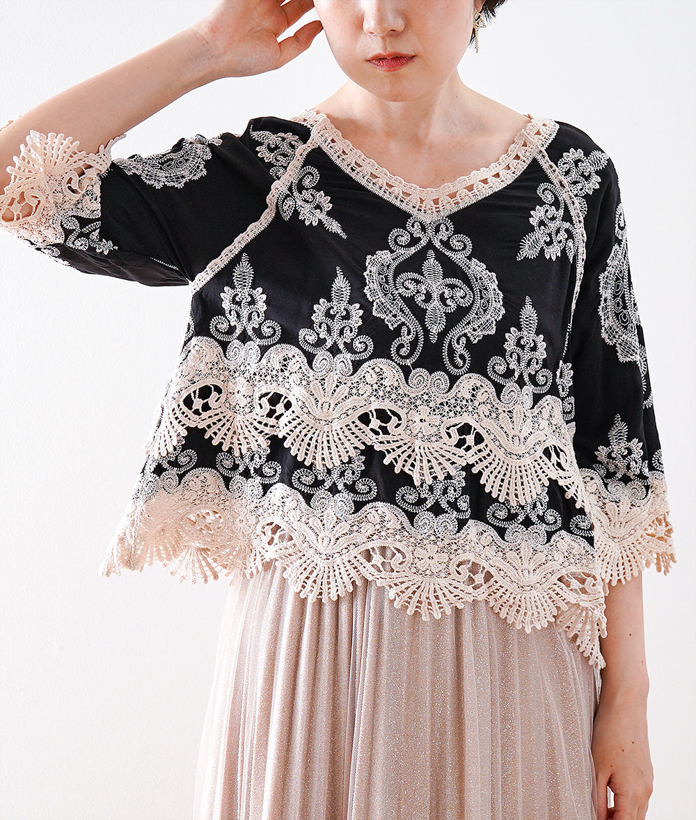 cawaii french」刺繍と配色レースのボヘミアンブラウス【ブラック