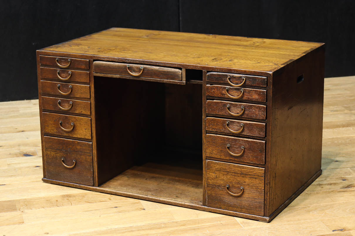 味わい深い面持ちの両袖タイプの彫金机 BB3325 – 古福庵 [ KOFUKUAN