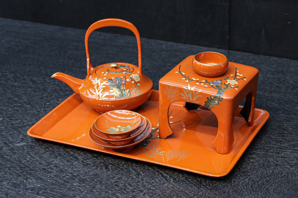 朱漆に添えられた梅の木で風情溢れるお屠蘇セット DC8689 – 古福庵