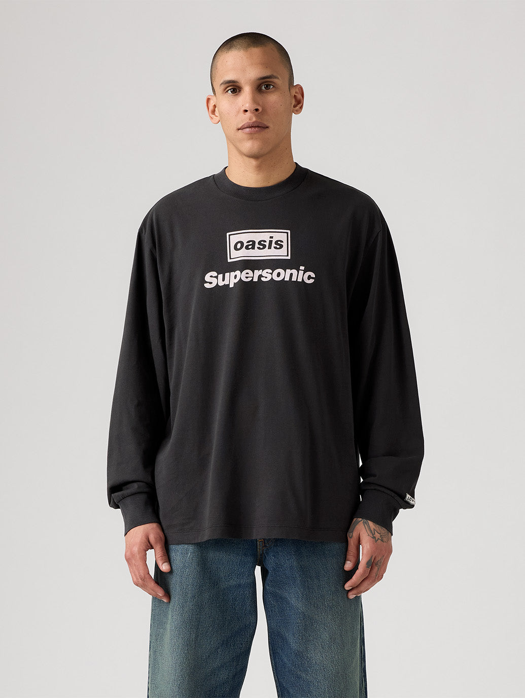 LEVI'S® x OASIS SUPERSONIC ロングスリーブバンドTシャツ