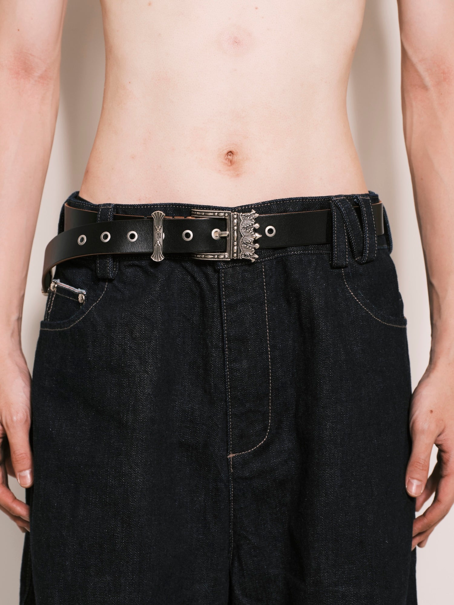 NULLUS / SILVER FILLED KING'S BELT Black - Road Sign