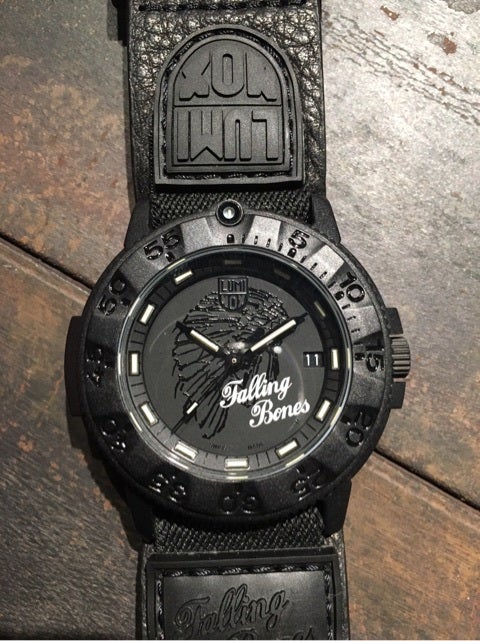 フォーリングボーンズ V2 | Luminox BLOG