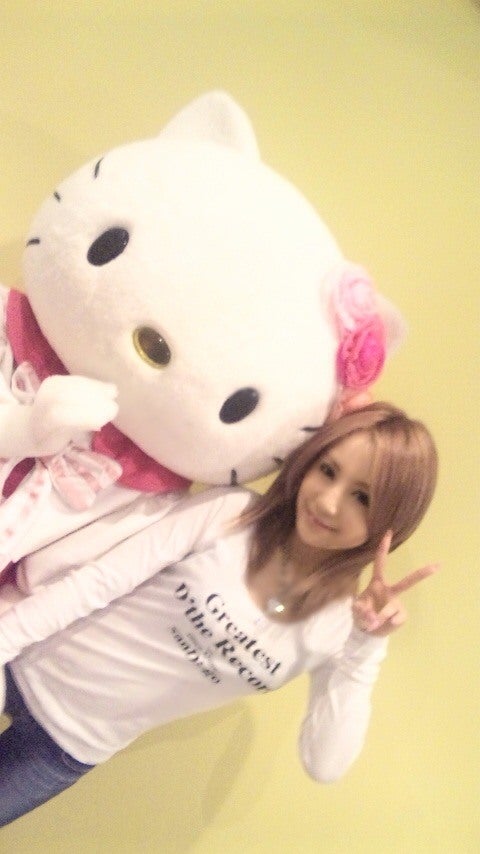 キティー×ももえり＝？？？ | 桃華絵里オフィシャルブログ Powered by