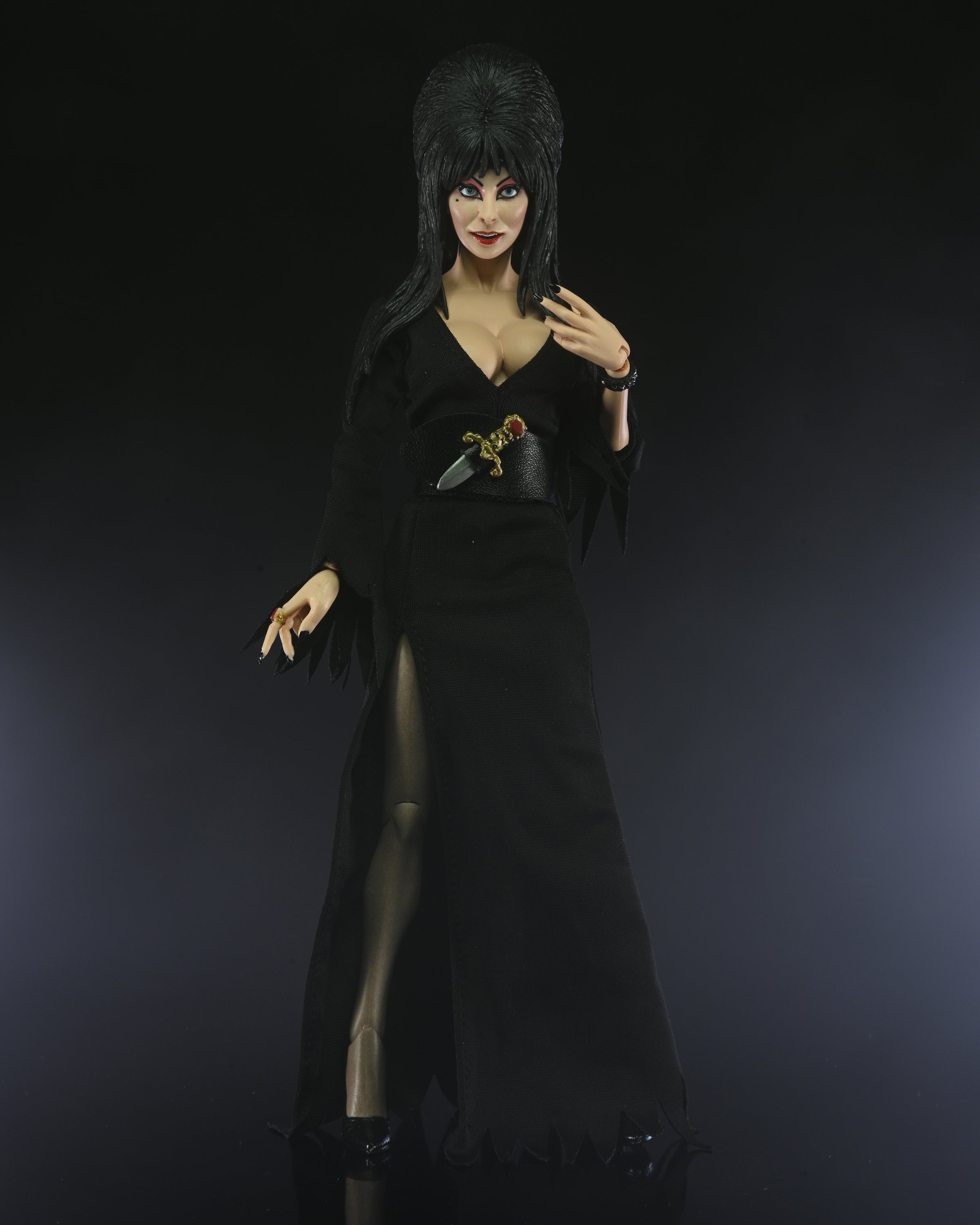 Elvira - Mistress of the Dark 8” Clothed Action Figure – NECA