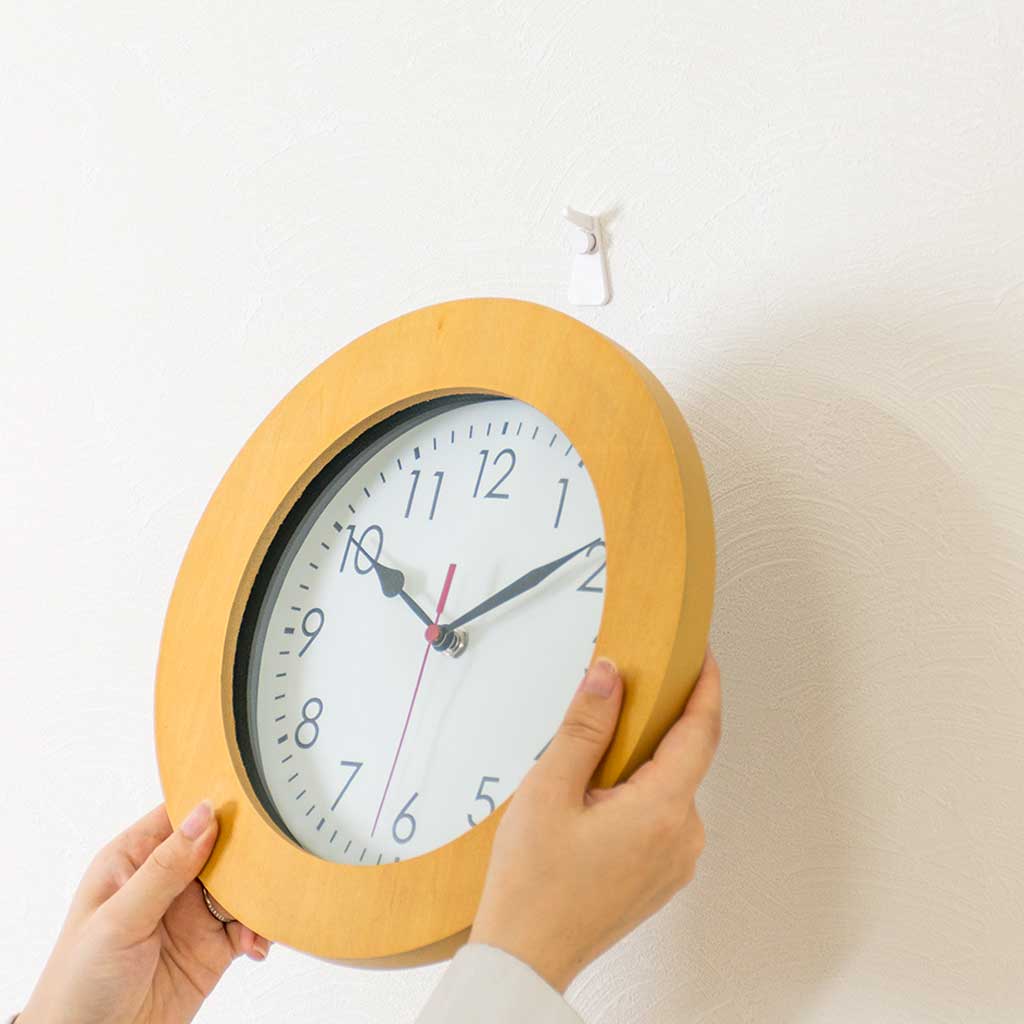 公式】賃貸も安心。画鋲感覚！工具不要！外した跡目立ちにくい！石膏