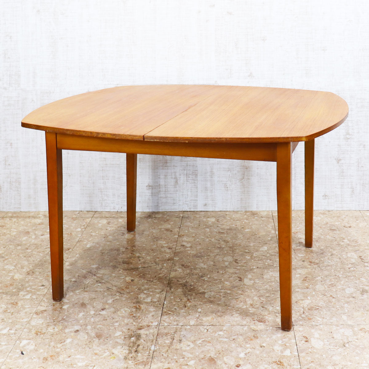 G-PLAN直径122センチ伸長式ダイニングテーブル サイズが変えられる伸張式の