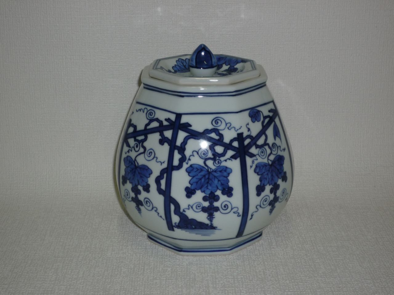 No.1083 染付葡萄棚水指 景雲 20,000円 翔雲堂岡本