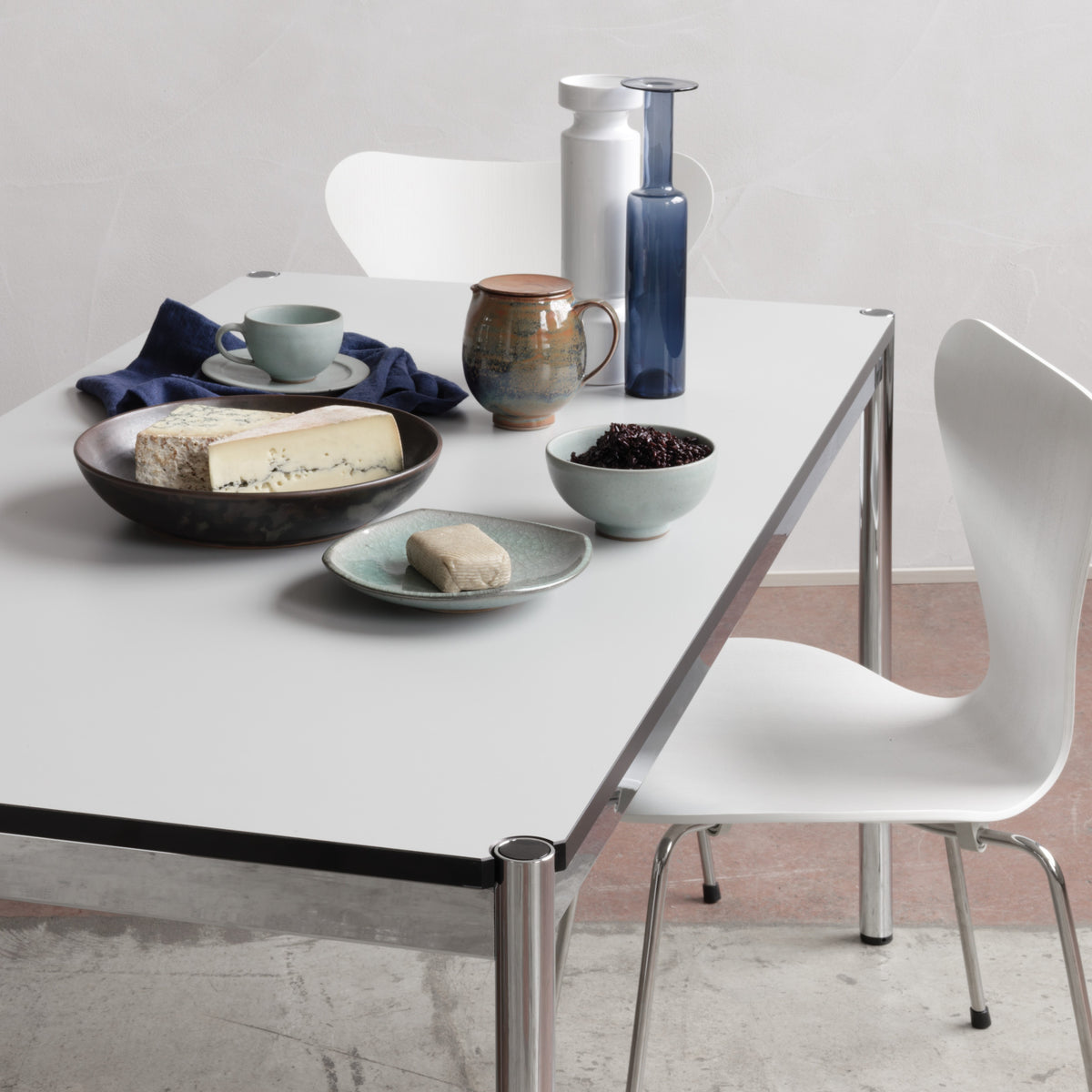 USM Haller Pearl Gray White Laminate Desk (T69) – USM Modular