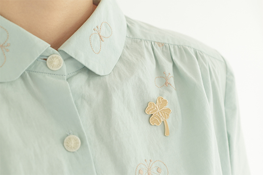 minaperhonen(ミナペルホネン)のブローチでアクセントをとりのこ手帖