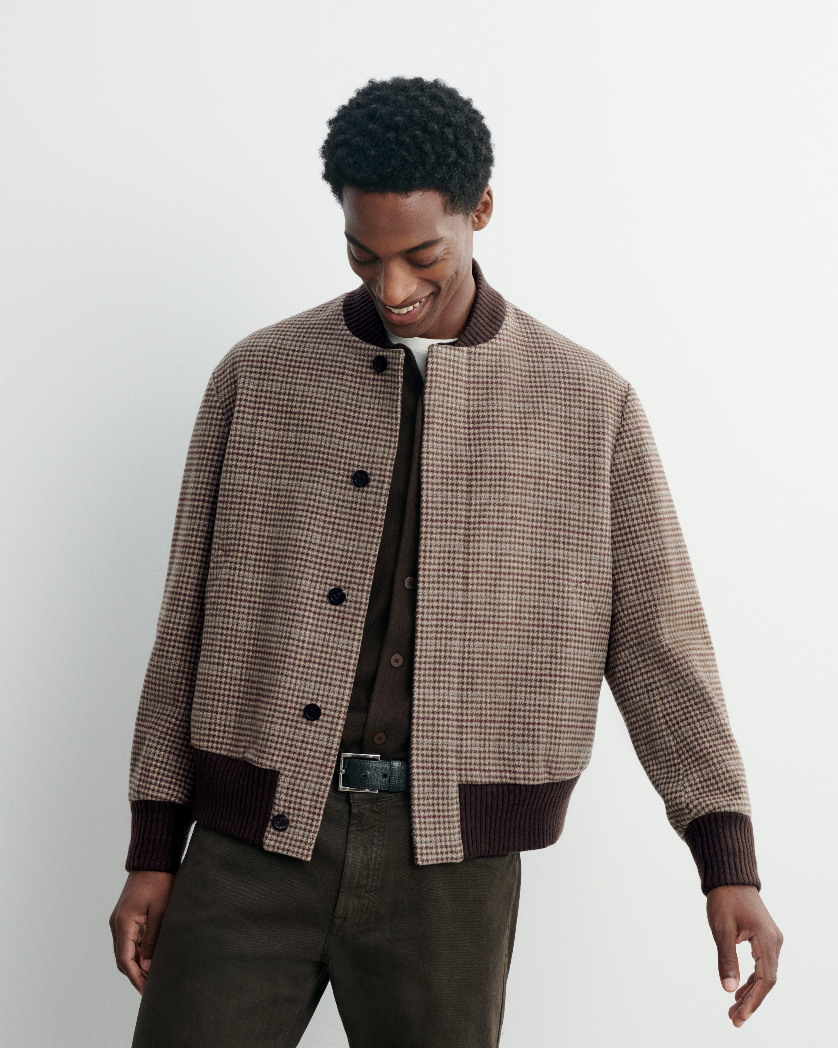 Houndstooth bomber jacket in Cashmere, Yak Men millet/chocolate