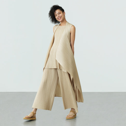 アイテムのご紹介 「MONTHLY COLORS：JUNE」 – isseymiyake.com