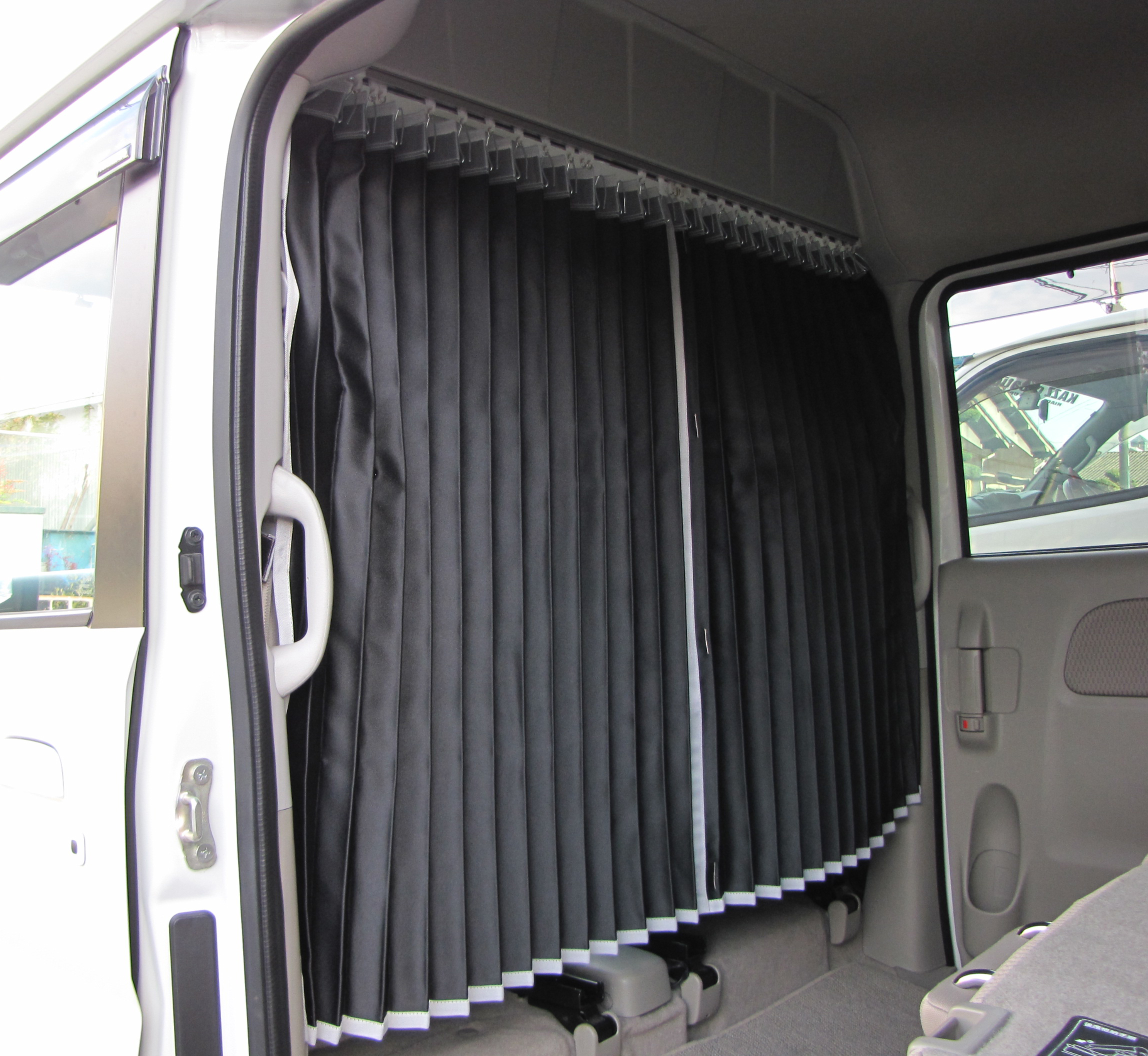 エブリィ17系 パーテーションカーテンフルキット グレー/マウントGR