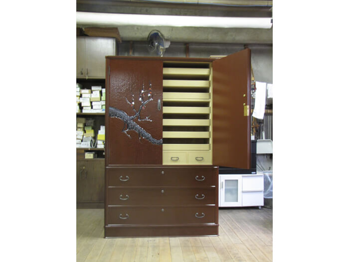 夢の作品＞「総桐箪笥」と「鎌倉彫」の合作！！ 遂に実現へ・・・ - ブログ