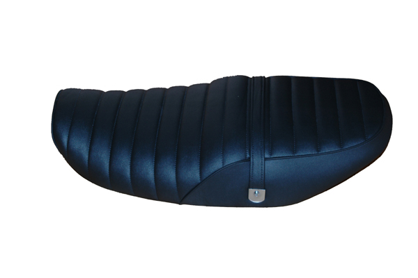 ゼファー1100 タックロールバイクシート張替え シート加工 seat