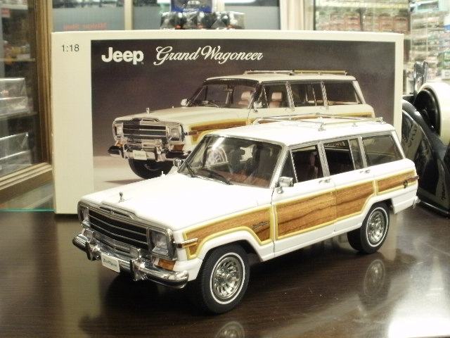 オートアート ジープ グランドチェロキー WJ WG 1/18 オートアート