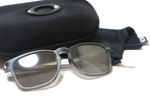 LATCH SQ(ラッチ)アジアンフィット OAKLEYかけ止めサングラス
