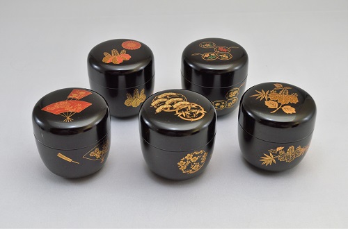 デッドストック！上質黒漆に極上松沈金の映える輪島塗の屠蘇器重箱揃い