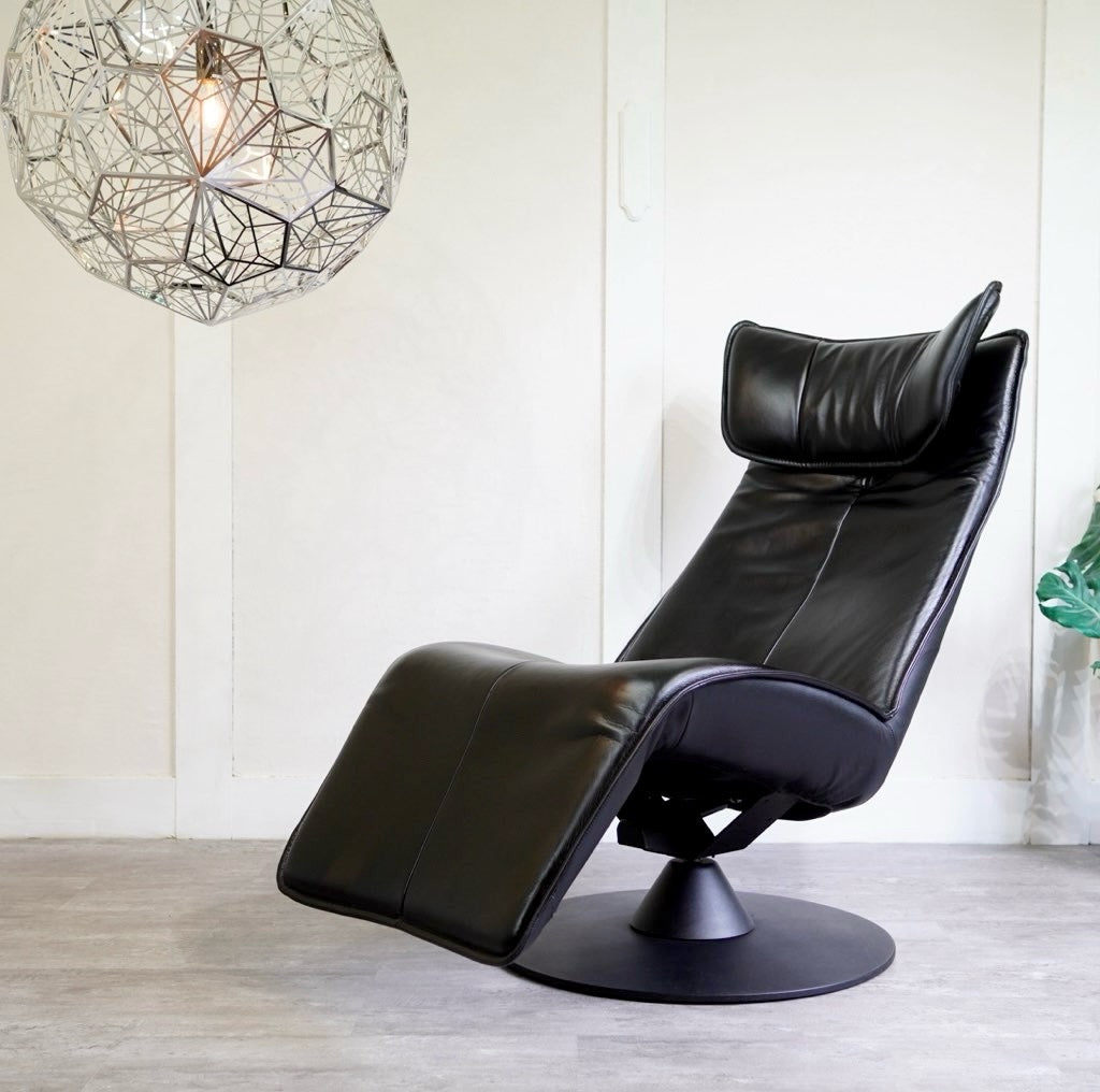 モディ / MODI リクライニングチェア 本革張り ノルウェー 北欧 黒