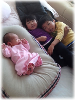 ハンズフリー授乳クッション｢ママ代行ミルク屋さん｣双子(多胎児)同時