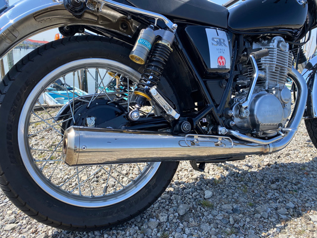 SR400 18~POWERBOX silencer | 忠さんが陣頭指揮をとってマフラーを
