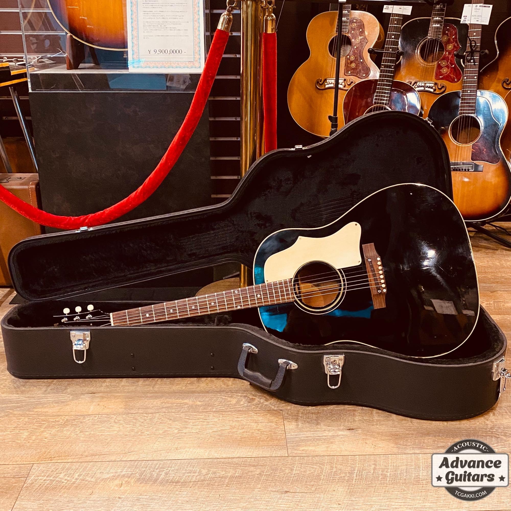 1968年製 J-45 Ebony Black