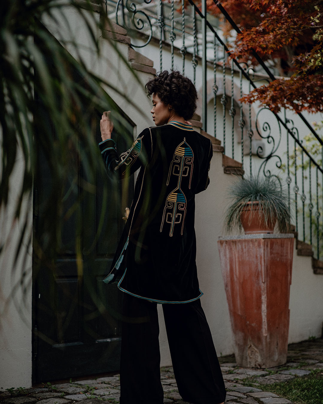Asliah Velvet Jacket Black - Lalam Morocco