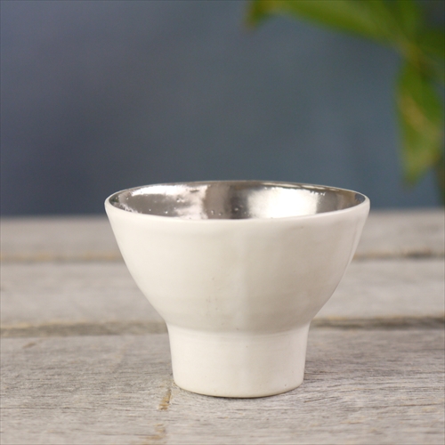 うつわ工房 千の森/プラチナ銀彩 高台ぐい呑み/Φ6.8 X H5 - テーブル