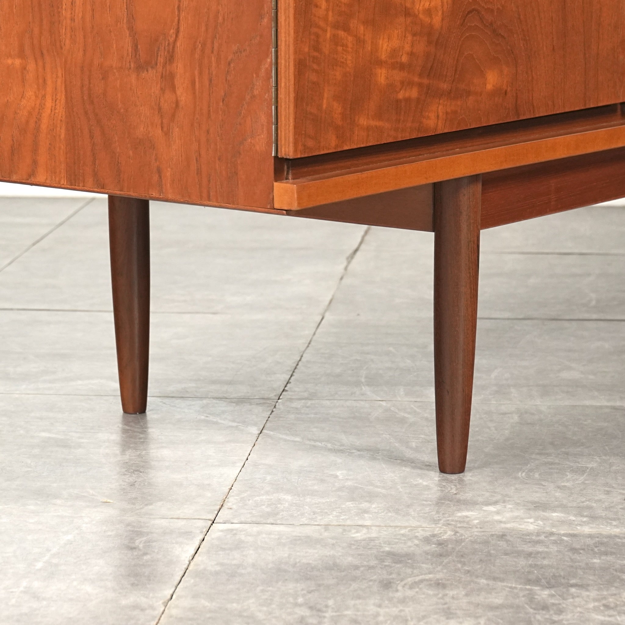 Austinsuite】ヴィンテージ サイドボード – TIME HYPE