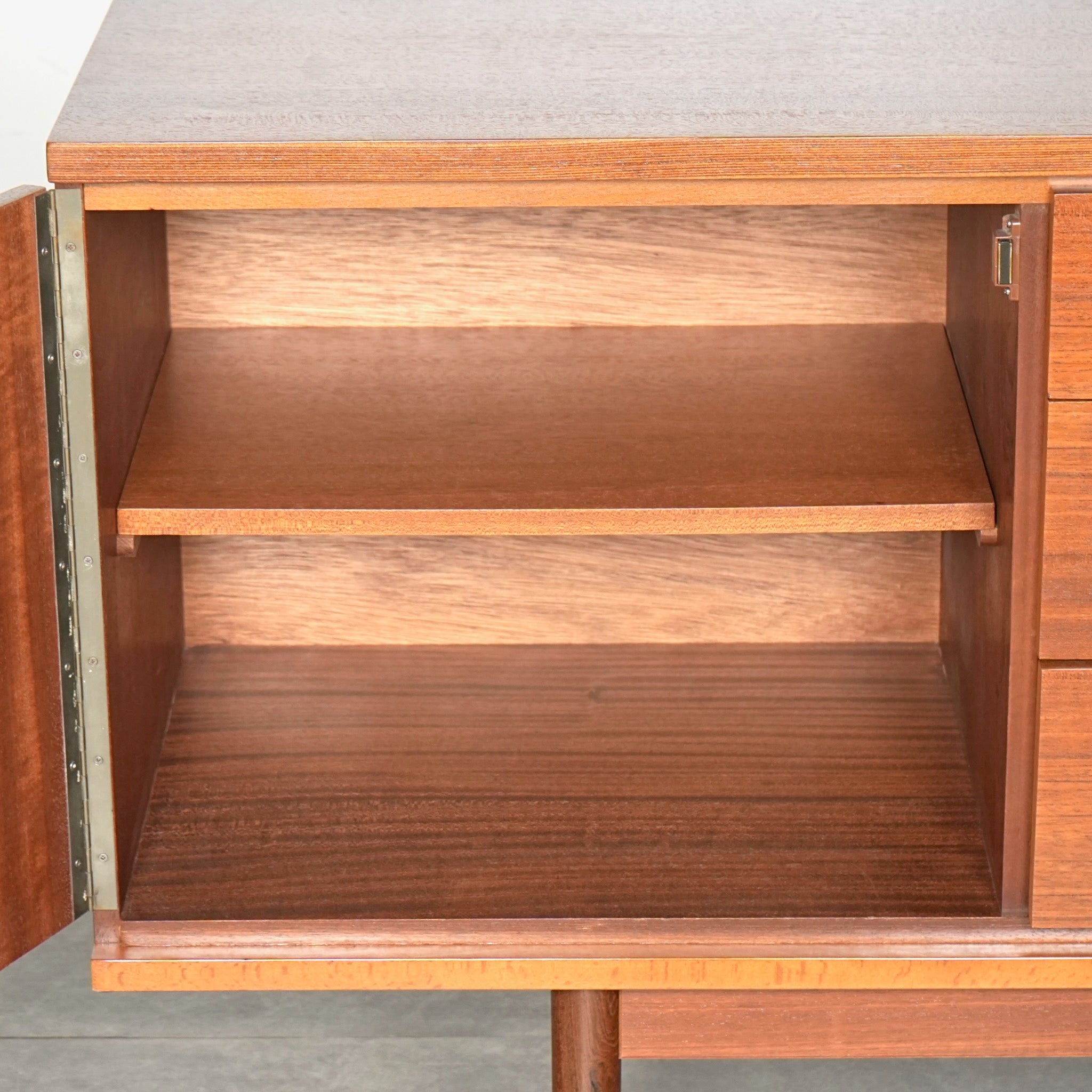 Austinsuite】ヴィンテージ サイドボード – TIME HYPE