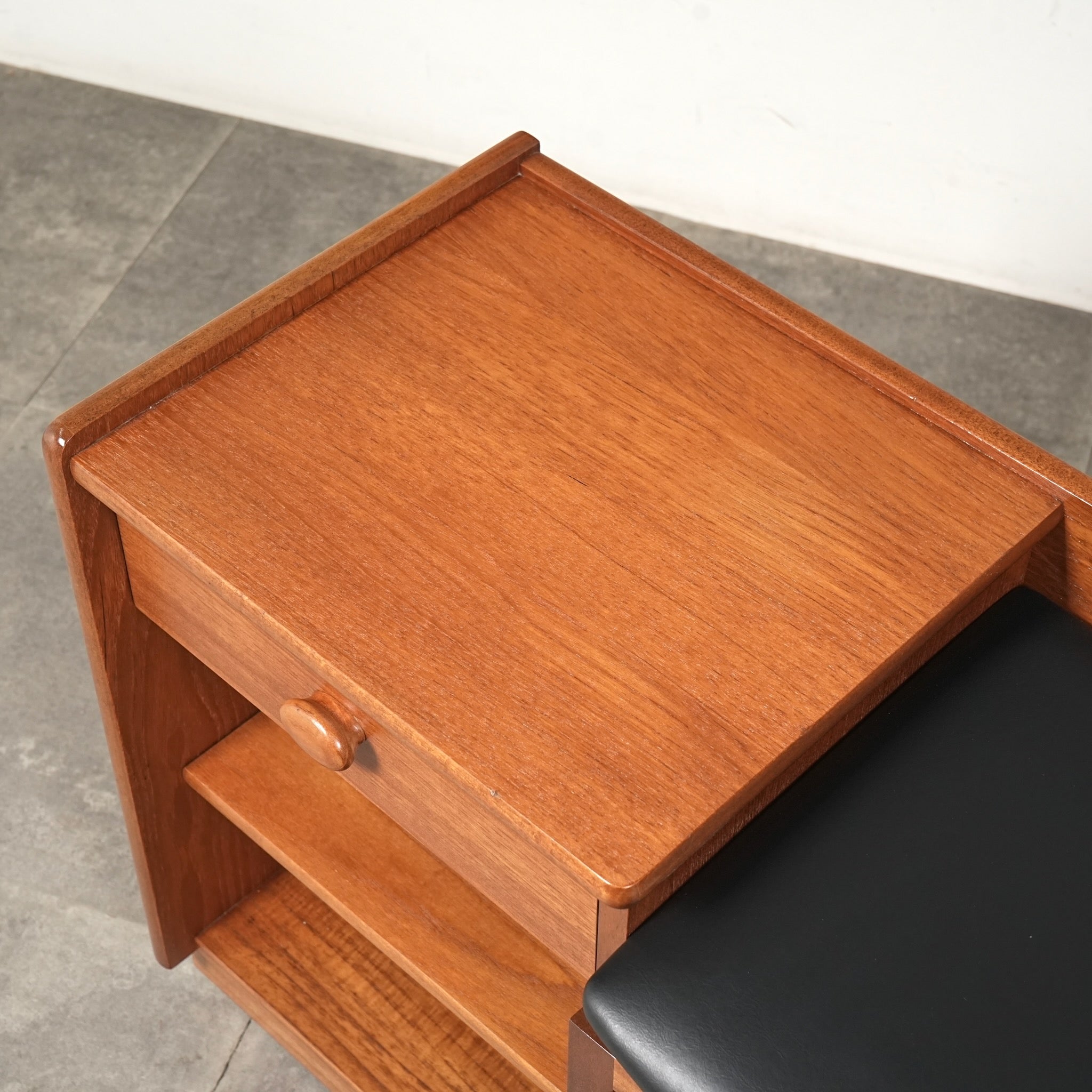 NATHAN】ヴィンテージ テレフォンベンチ【張替済】 – TIME HYPE