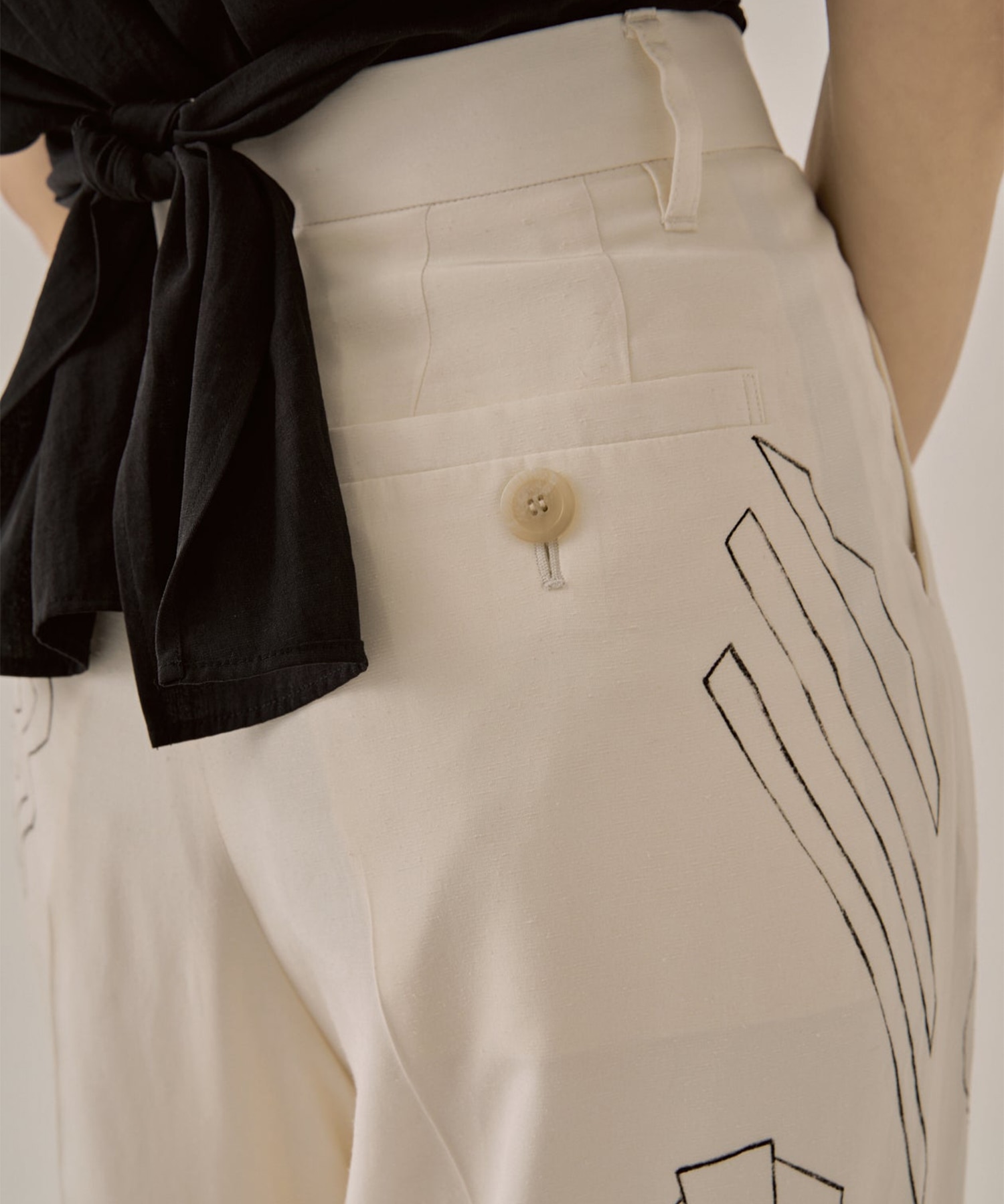 Ulrike pants IV(1 IVORY): AKIRANAKA: WOMENS｜THE TOKYO ONLINE STORE