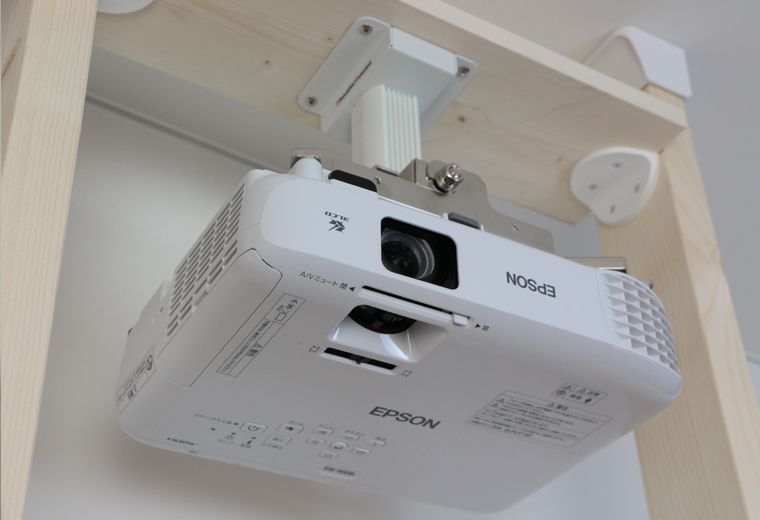 エプソン EB-W06を天吊り金具スパイダー2で天吊設置する方法