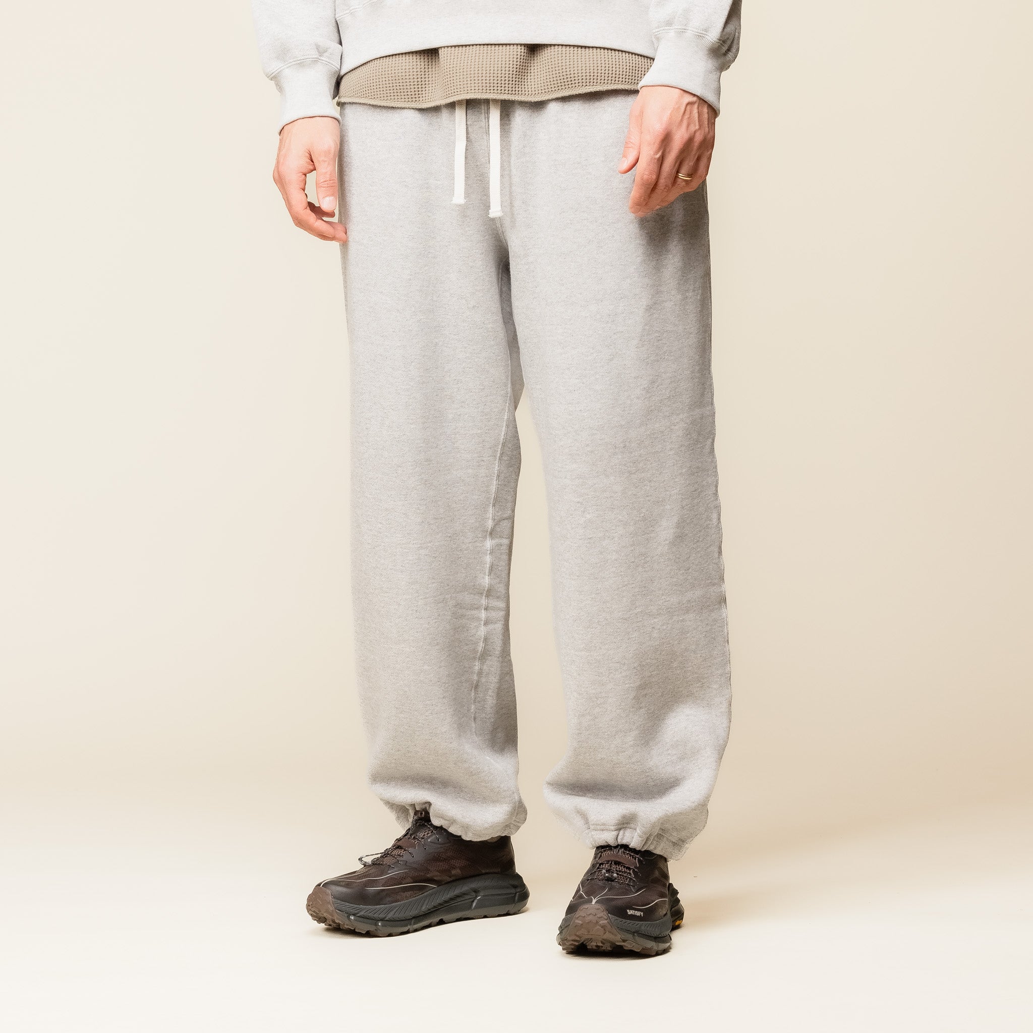 SO SHOP & HOSTEL NAKAMEGURO - Sweat Pants - Grey | T.T.O.O