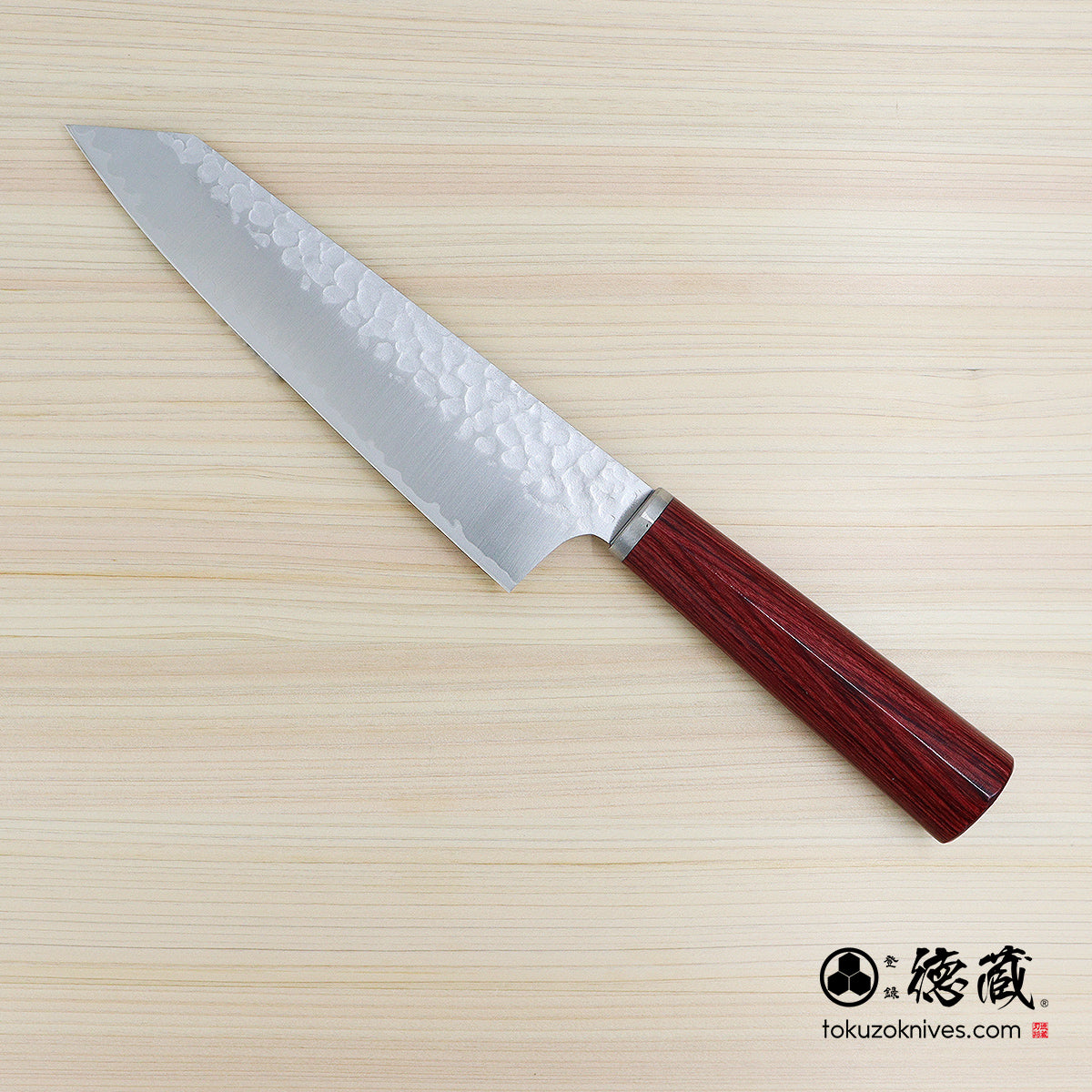 VG10 槌目仕上げ 切付三徳包丁 赤合板柄 – 徳蔵刃物 TOKUZO KNIVES