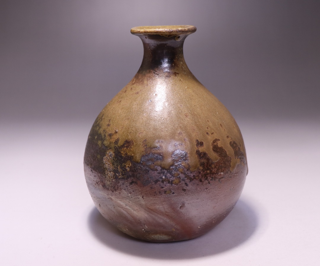 伊勢崎 満 作 「備前徳利」 ～備前焼専門卸小売店 川口陶楽苑～