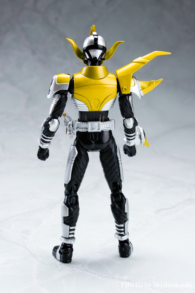 レビュー】S.H.Figuarts 仮面ライダーコーカサス