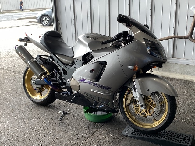 □ZX-12Rをチョす/テールランプ編□ | 新潟県の中古車屋「トイズカー」