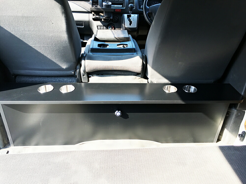 hiace-table-dx-top.jpg