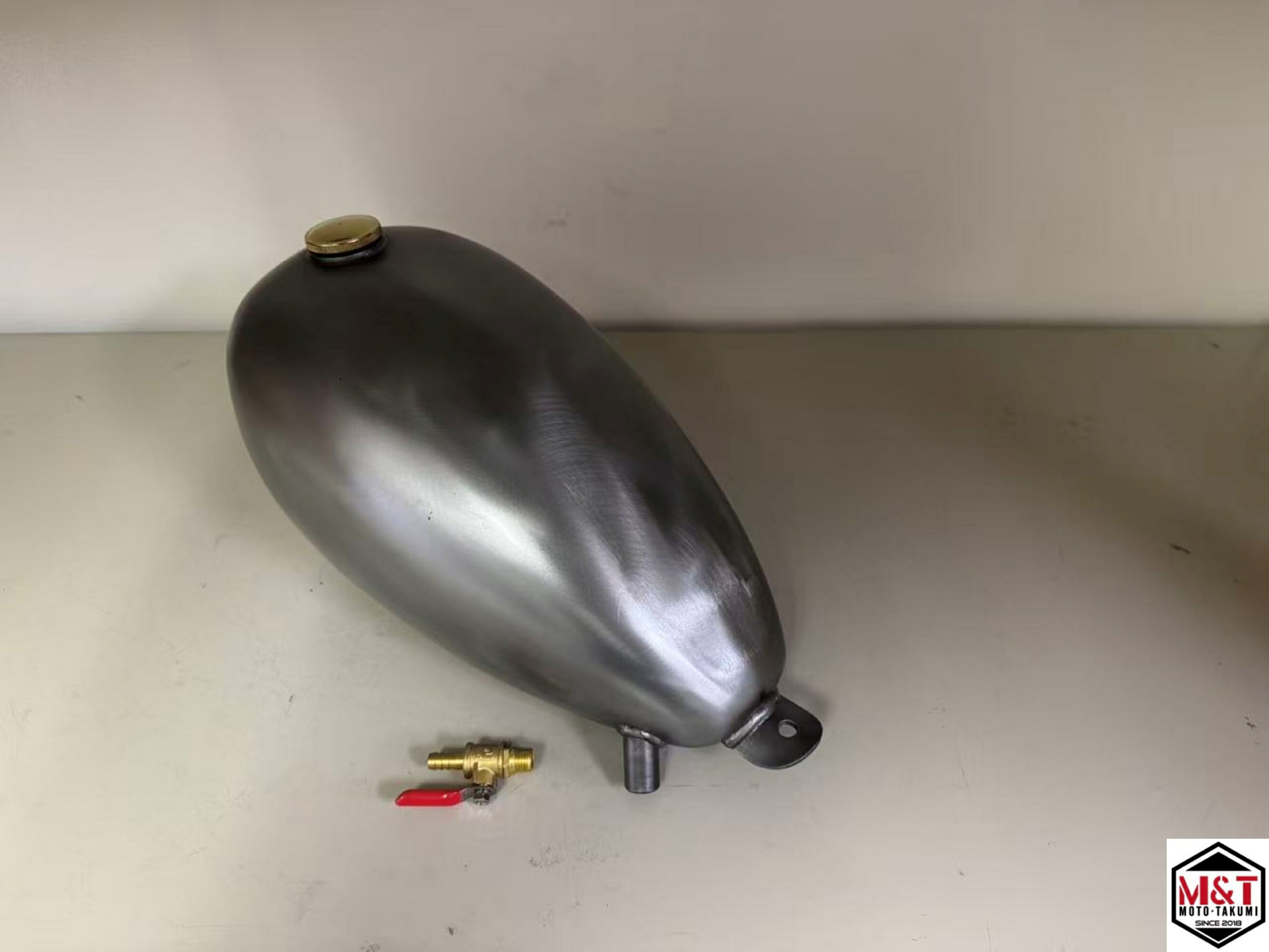 楽天市場】T-21 ハーレー用 汎用 ナロー ピーナッツタンク ワンオフ